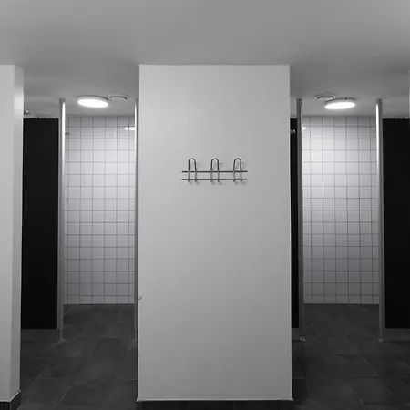 Hostel Roberta's Society