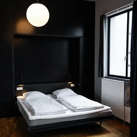Roberta's Society Hostel *