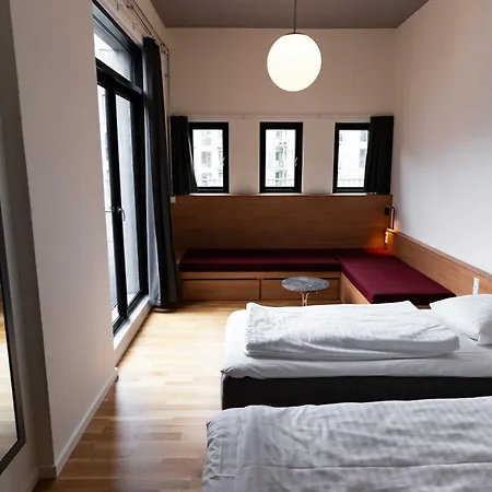 Hostel Roberta's Society *