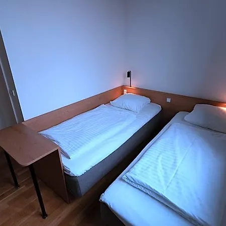 Hostel Roberta's Society